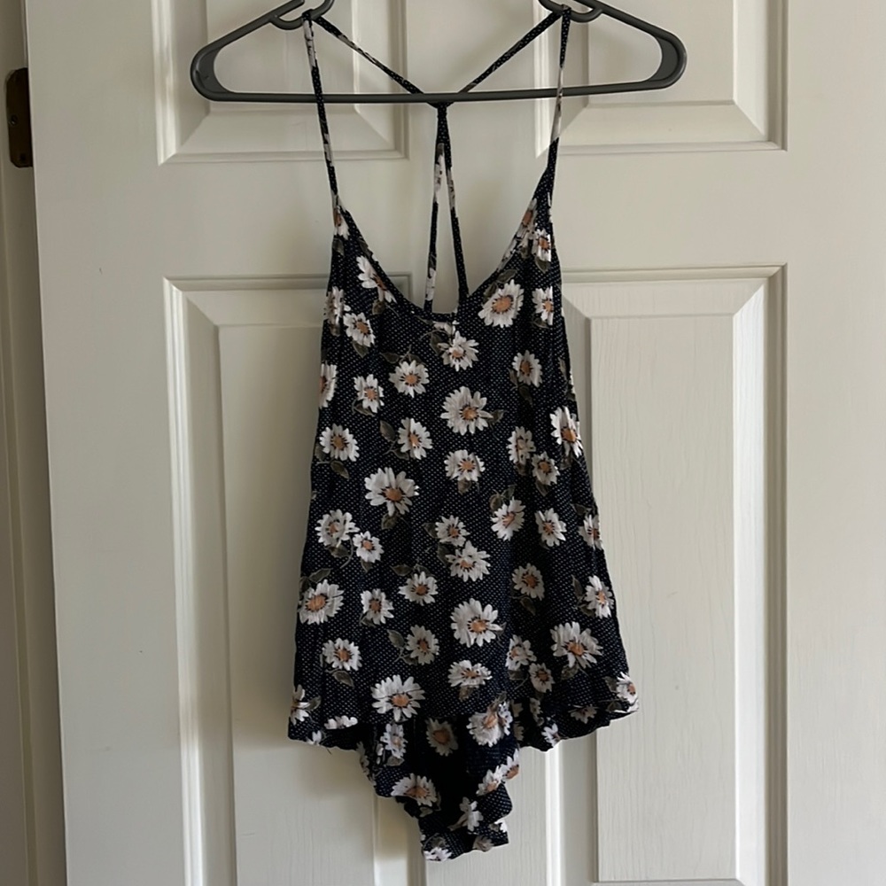 Volcom daisy top size 4-6